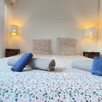 Rabiac - Charming 1 Bedroom With Private Garden Appartamento Antibes