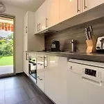 Rabiac - Charming 1 Bedroom With Private Garden Appartamento Antibes