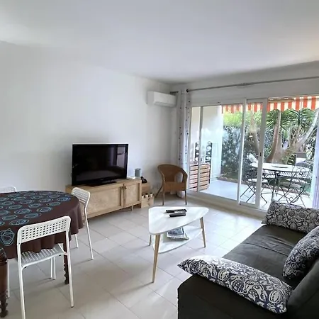 Rabiac - Charming 1 Bedroom With Private Garden Apartamento *