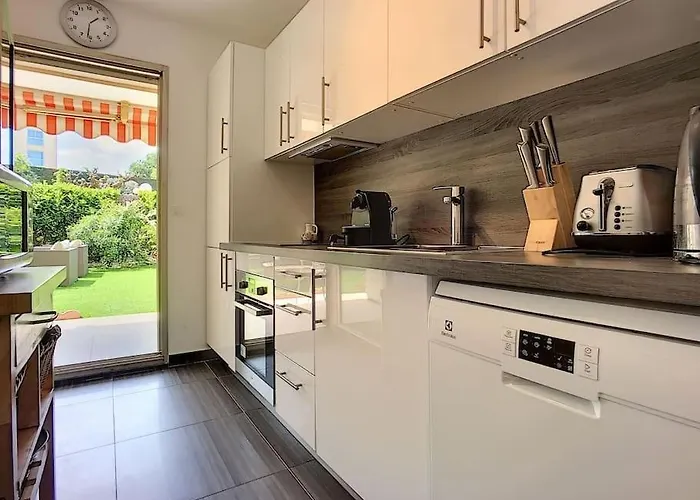 Rabiac - Charming 1 Bedroom With Private Garden Daire Antibes